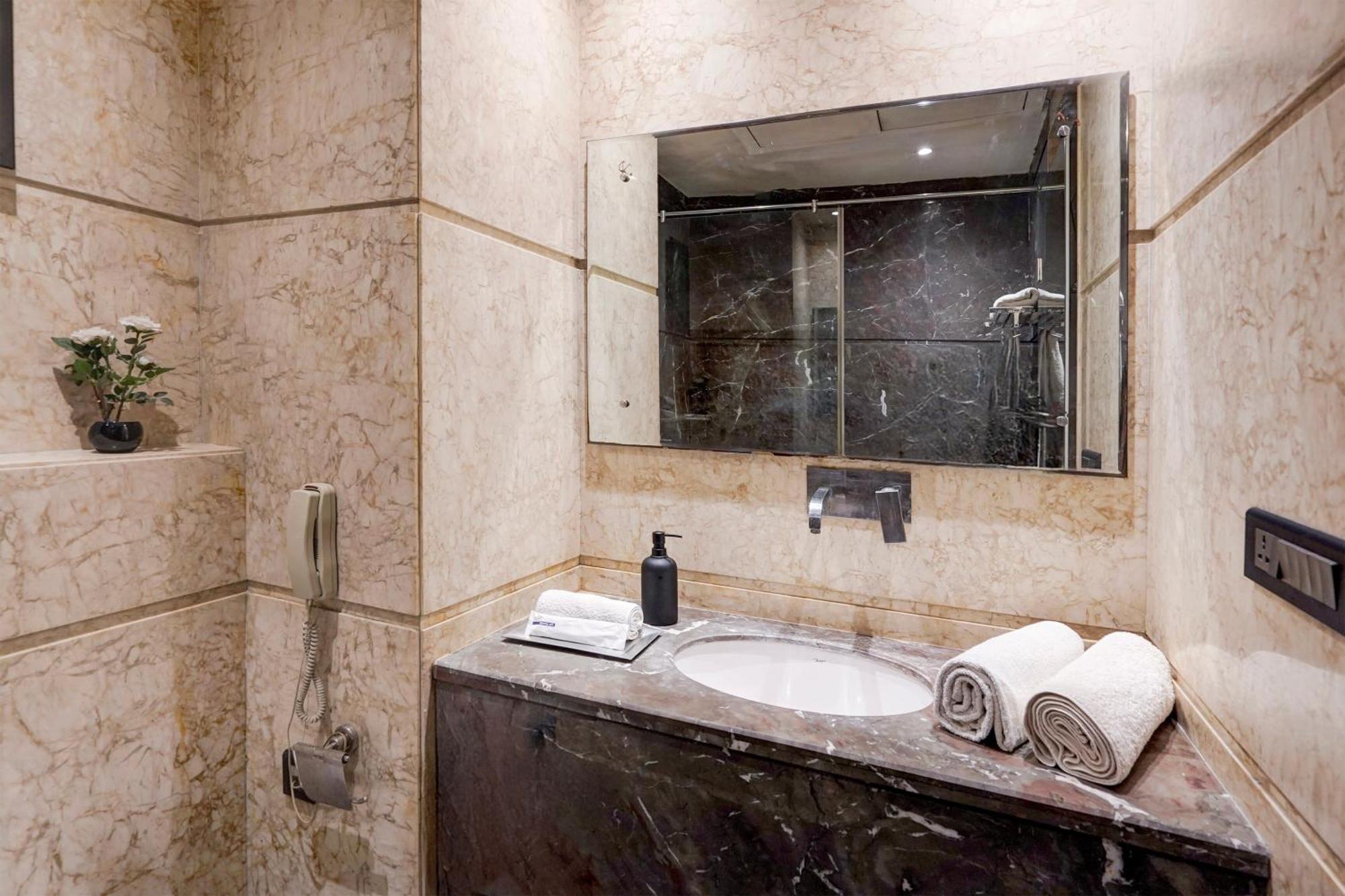 Townhouse Oak Agra Near Sultanganj Puliya Formerly Bb Grand מראה חיצוני תמונה